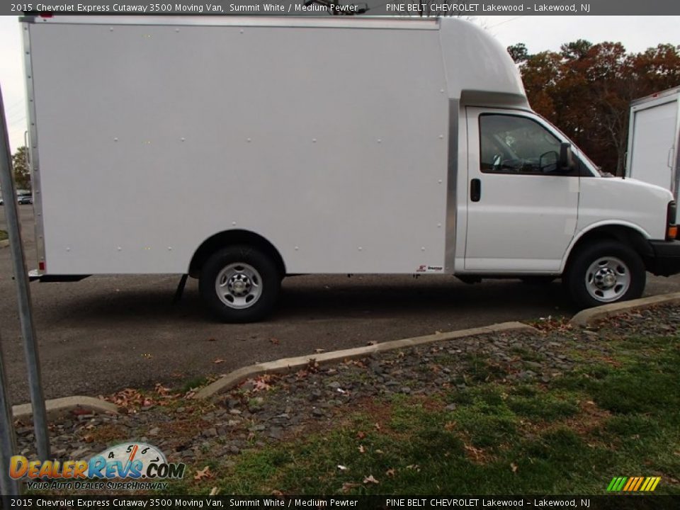 2015 Chevrolet Express Cutaway 3500 Moving Van Summit White / Medium Pewter Photo #4