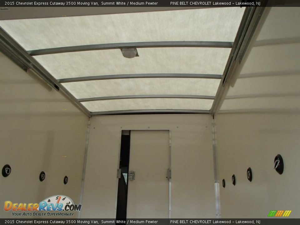 2015 Chevrolet Express Cutaway 3500 Moving Van Summit White / Medium Pewter Photo #13