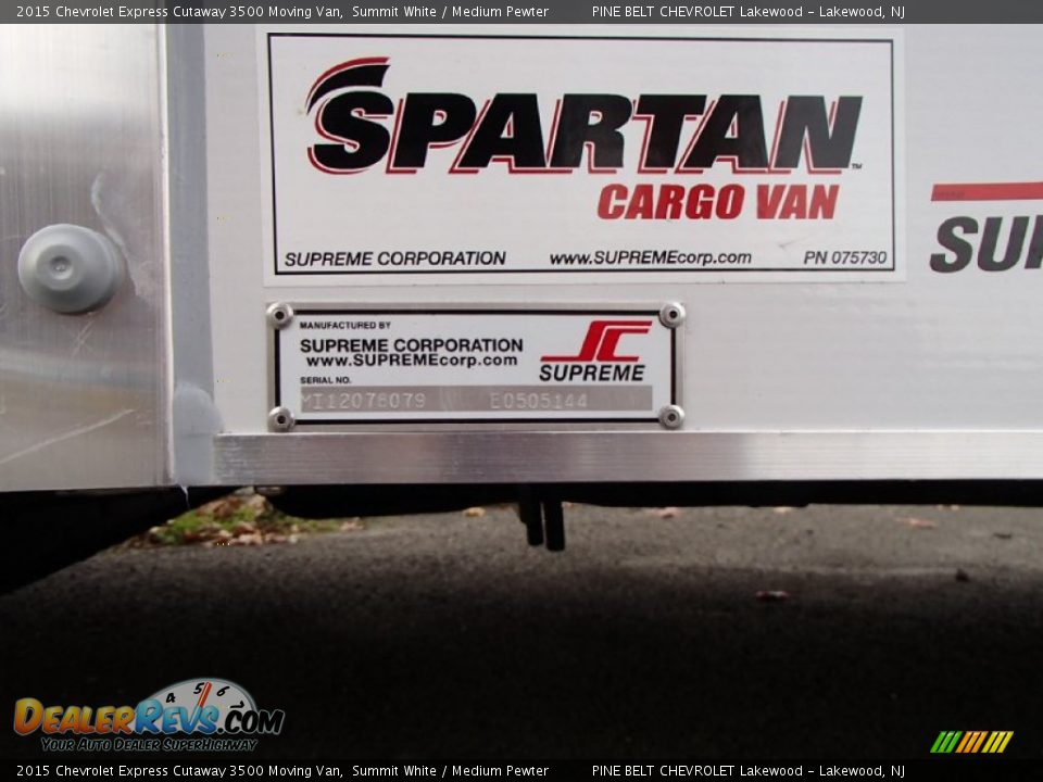 2015 Chevrolet Express Cutaway 3500 Moving Van Summit White / Medium Pewter Photo #16