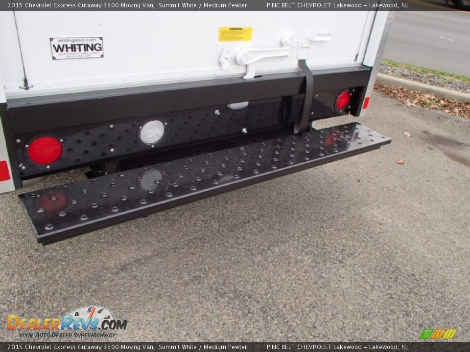 2015 Chevrolet Express Cutaway 3500 Moving Van Summit White / Medium Pewter Photo #11