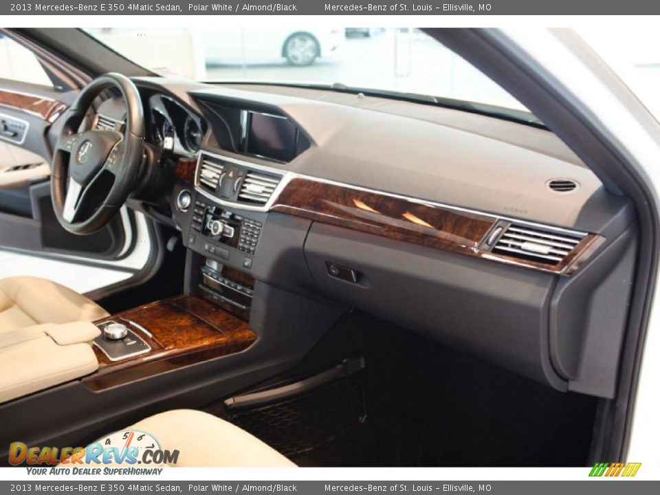 2013 Mercedes-Benz E 350 4Matic Sedan Polar White / Almond/Black Photo #20