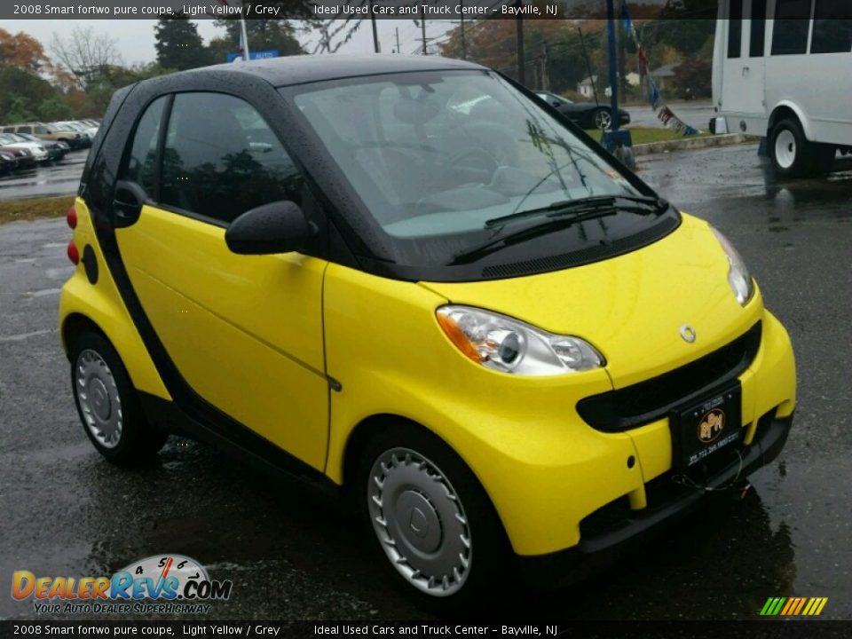 2008 Smart fortwo pure coupe Light Yellow / Grey Photo #3