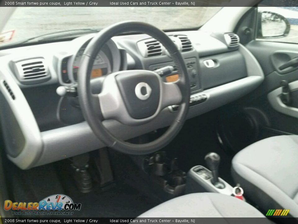 2008 Smart fortwo pure coupe Light Yellow / Grey Photo #15