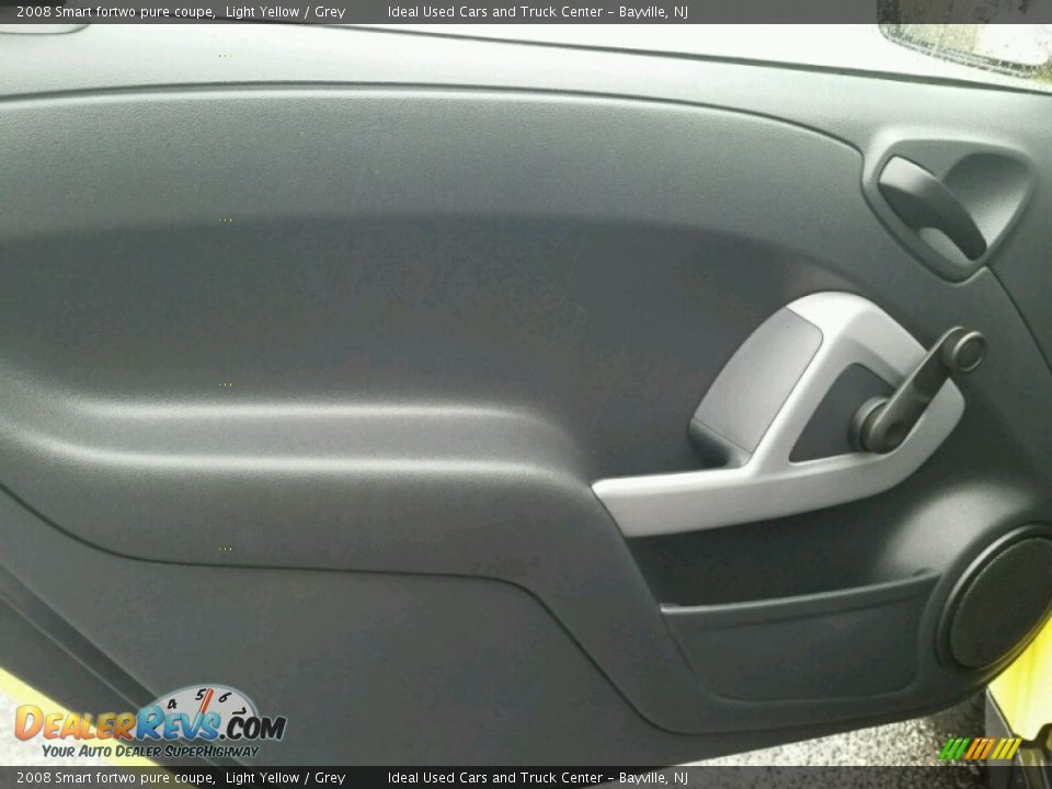 2008 Smart fortwo pure coupe Light Yellow / Grey Photo #16
