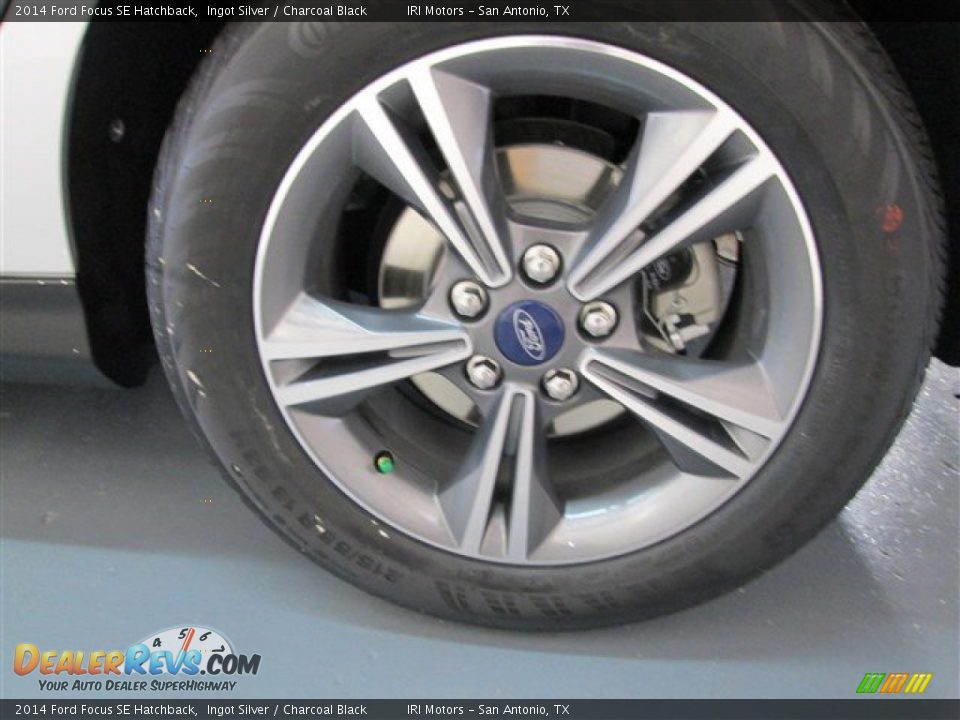 2014 Ford Focus SE Hatchback Ingot Silver / Charcoal Black Photo #4