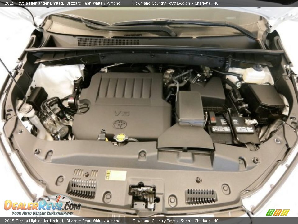 2015 Toyota Highlander Limited Blizzard Pearl White / Almond Photo #8