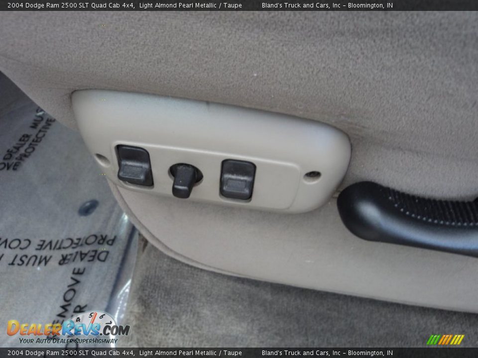 2004 Dodge Ram 2500 SLT Quad Cab 4x4 Light Almond Pearl Metallic / Taupe Photo #8