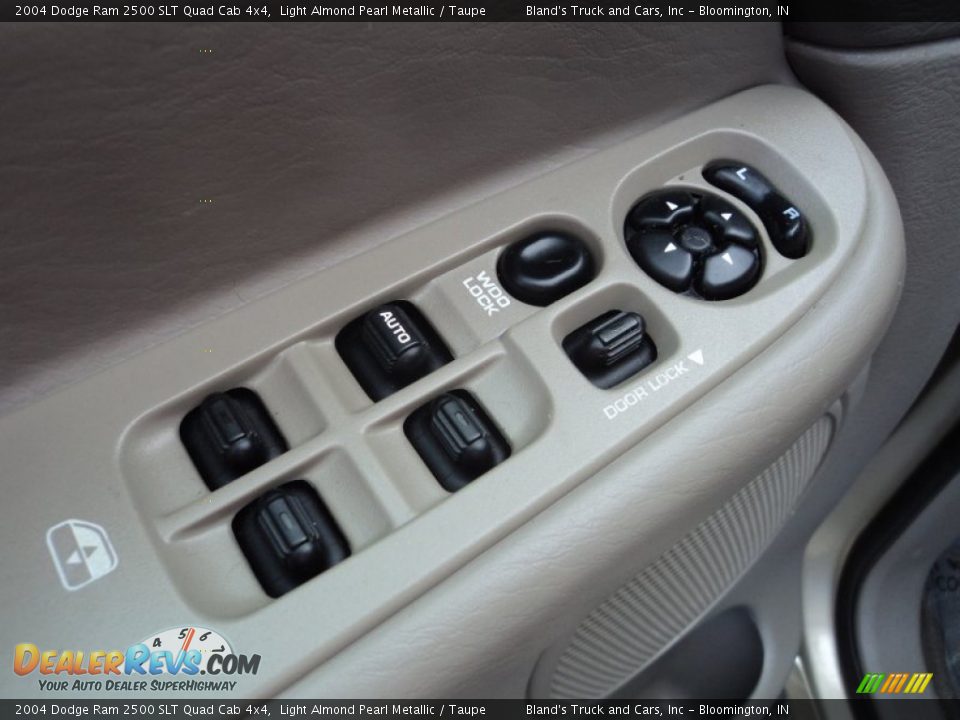 2004 Dodge Ram 2500 SLT Quad Cab 4x4 Light Almond Pearl Metallic / Taupe Photo #9