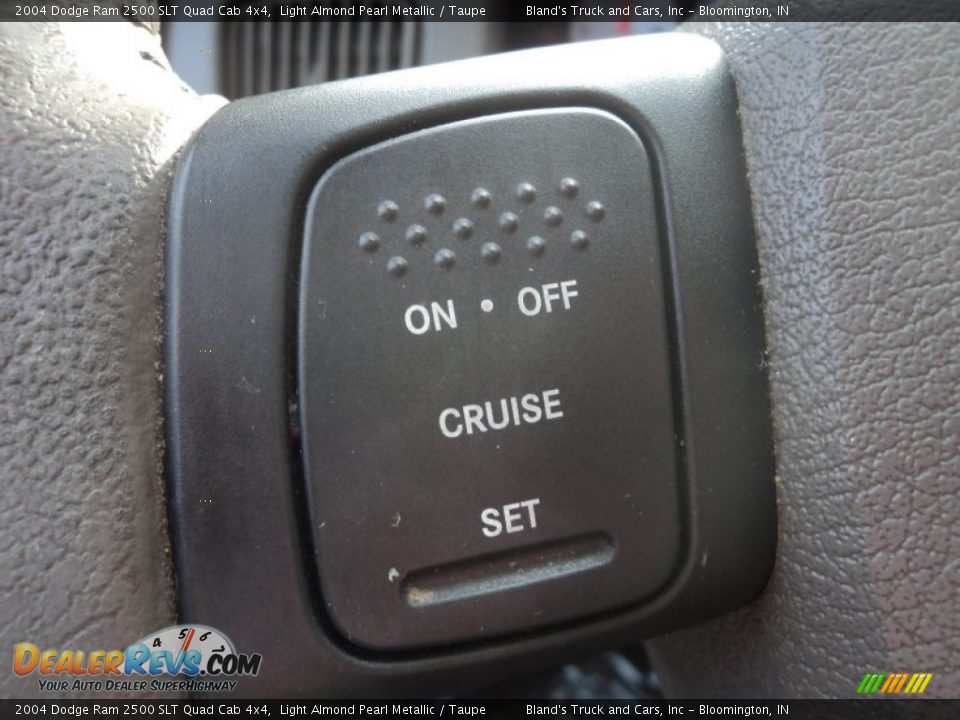 2004 Dodge Ram 2500 SLT Quad Cab 4x4 Light Almond Pearl Metallic / Taupe Photo #15