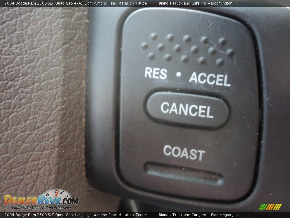 2004 Dodge Ram 2500 SLT Quad Cab 4x4 Light Almond Pearl Metallic / Taupe Photo #16