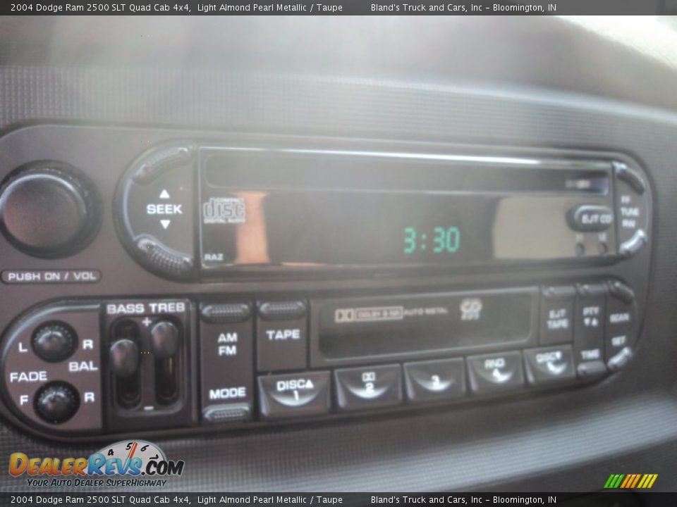 2004 Dodge Ram 2500 SLT Quad Cab 4x4 Light Almond Pearl Metallic / Taupe Photo #17