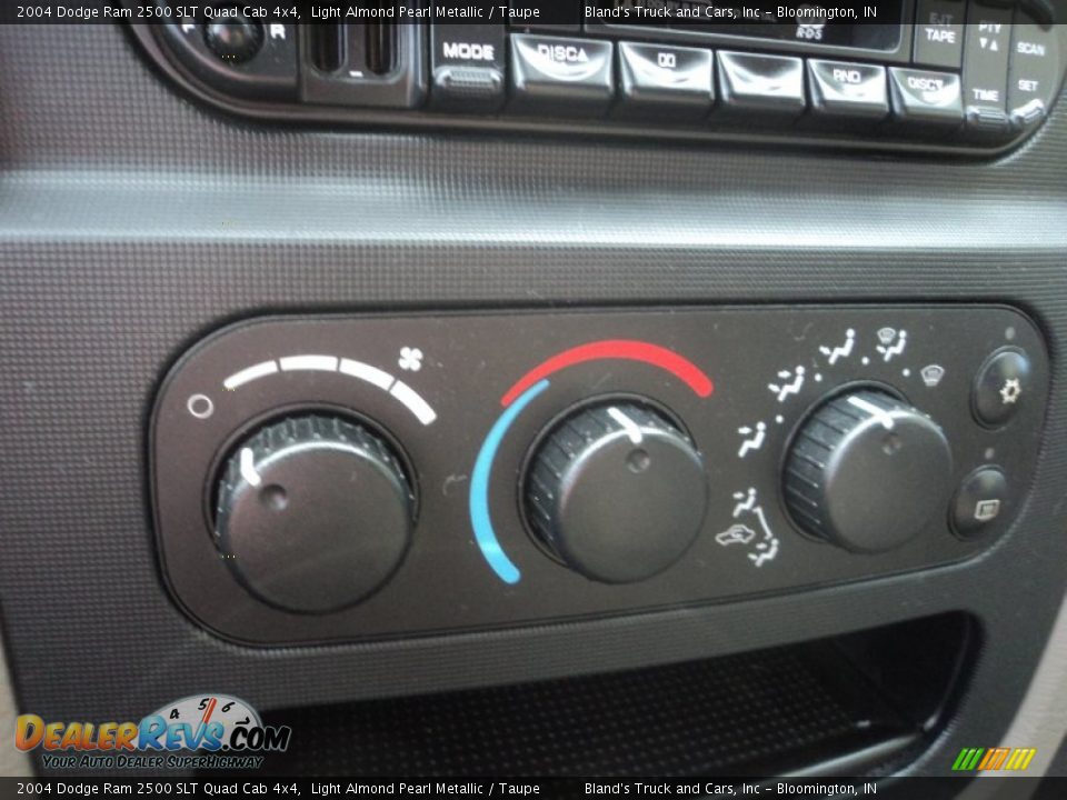 2004 Dodge Ram 2500 SLT Quad Cab 4x4 Light Almond Pearl Metallic / Taupe Photo #18
