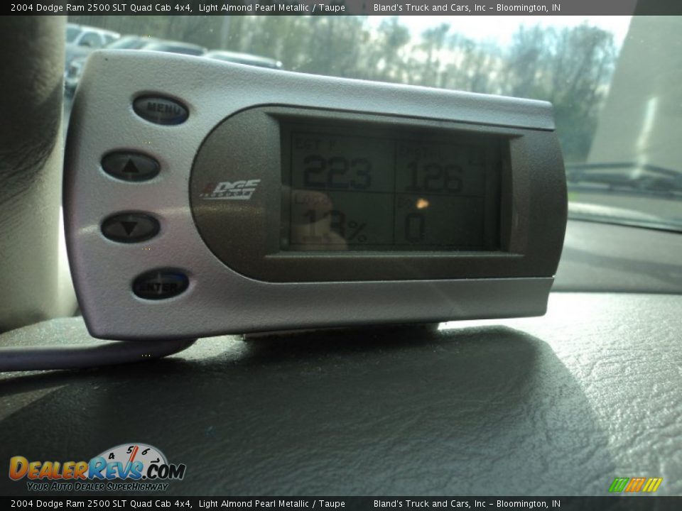 2004 Dodge Ram 2500 SLT Quad Cab 4x4 Light Almond Pearl Metallic / Taupe Photo #27