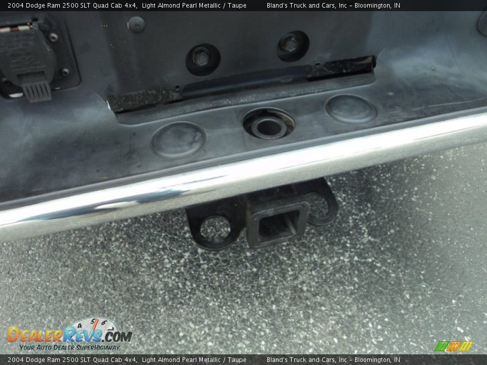 2004 Dodge Ram 2500 SLT Quad Cab 4x4 Light Almond Pearl Metallic / Taupe Photo #31