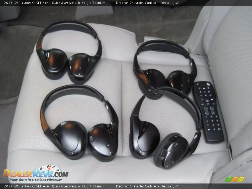 2013 GMC Yukon XL SLT 4x4 Quicksilver Metallic / Light Titanium Photo #10