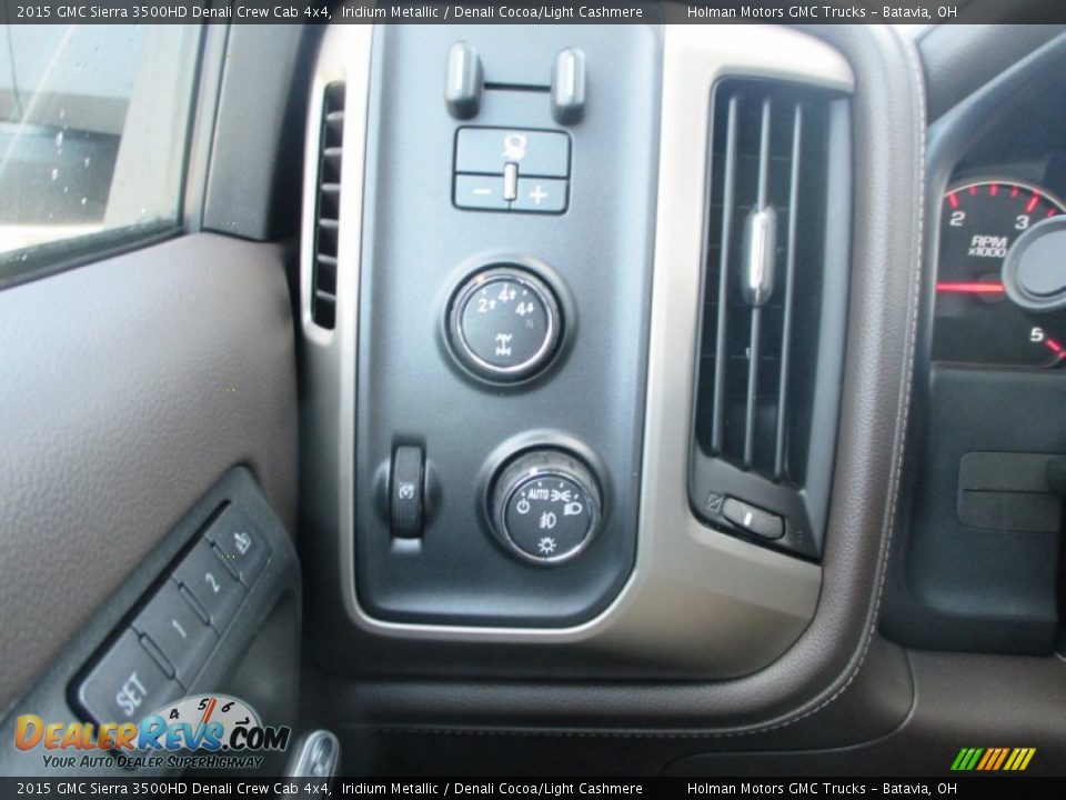 2015 GMC Sierra 3500HD Denali Crew Cab 4x4 Iridium Metallic / Denali Cocoa/Light Cashmere Photo #29