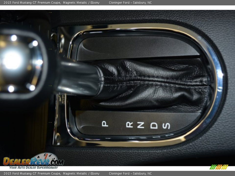2015 Ford Mustang GT Premium Coupe Shifter Photo #18