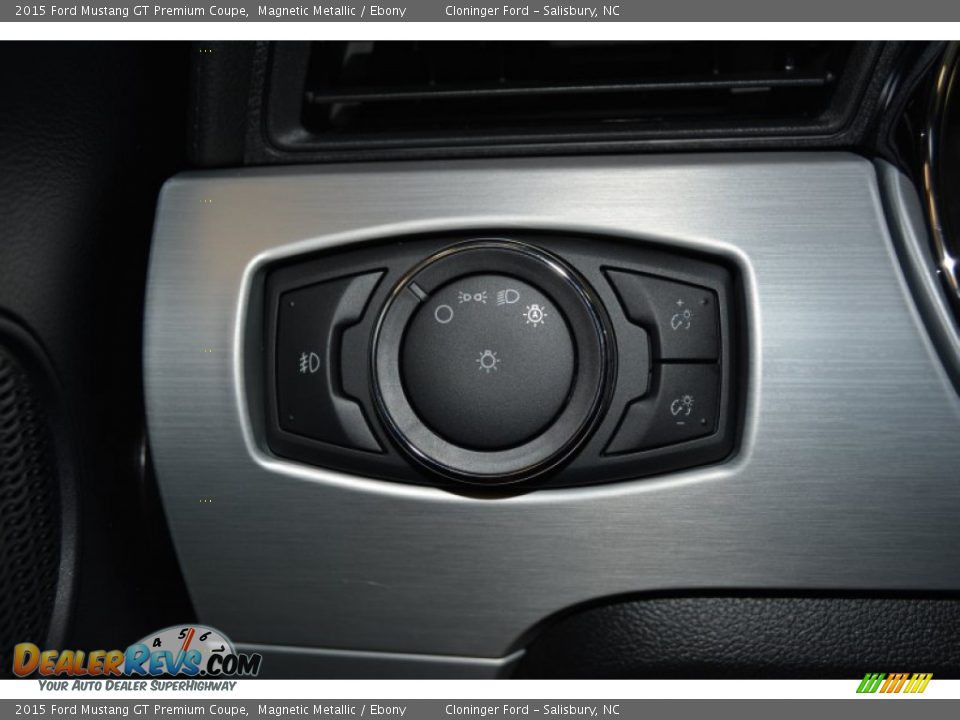 Controls of 2015 Ford Mustang GT Premium Coupe Photo #21
