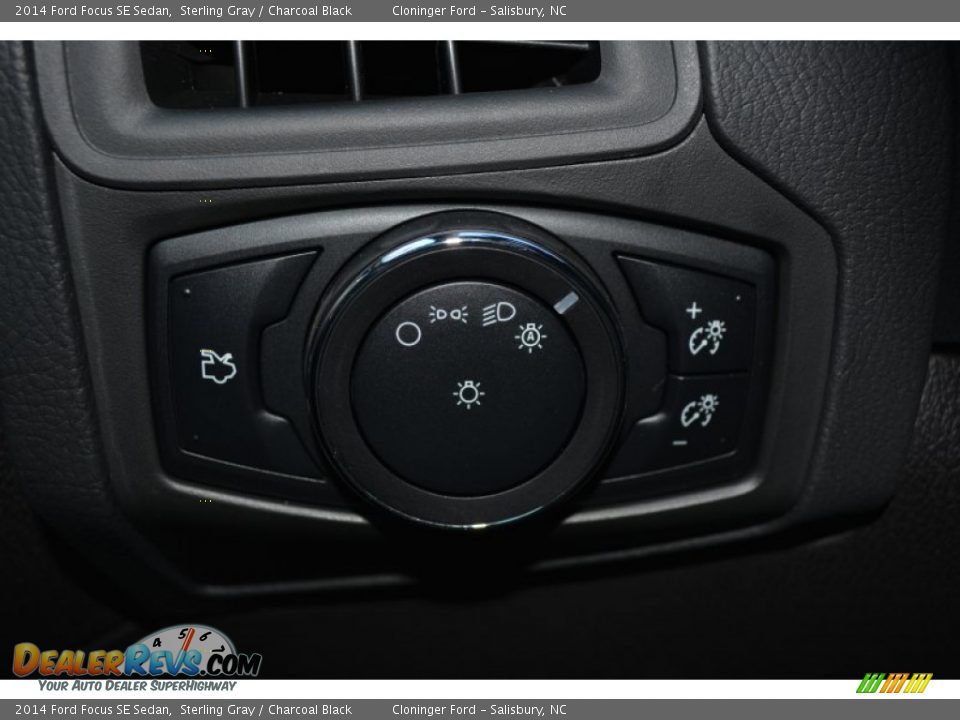 2014 Ford Focus SE Sedan Sterling Gray / Charcoal Black Photo #20