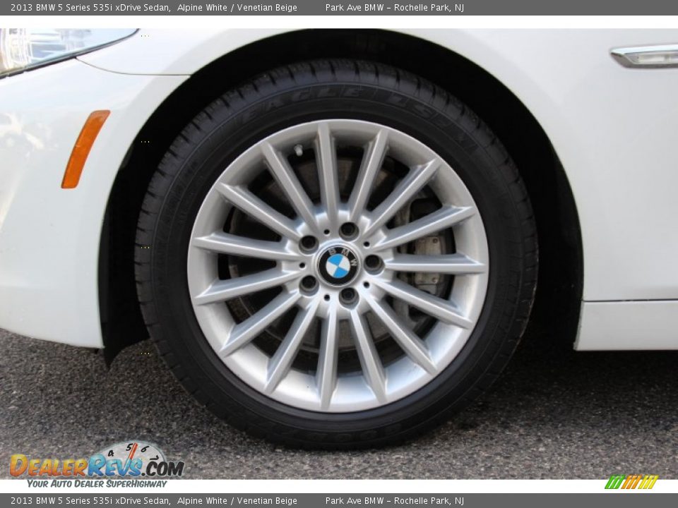 2013 BMW 5 Series 535i xDrive Sedan Alpine White / Venetian Beige Photo #32