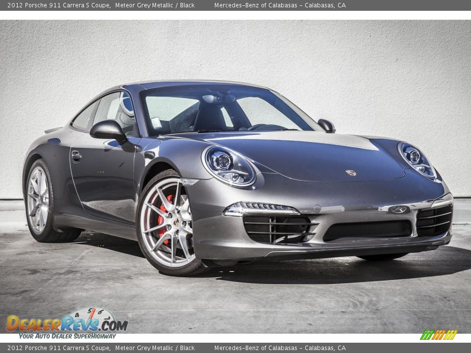 Front 3/4 View of 2012 Porsche 911 Carrera S Coupe Photo #12