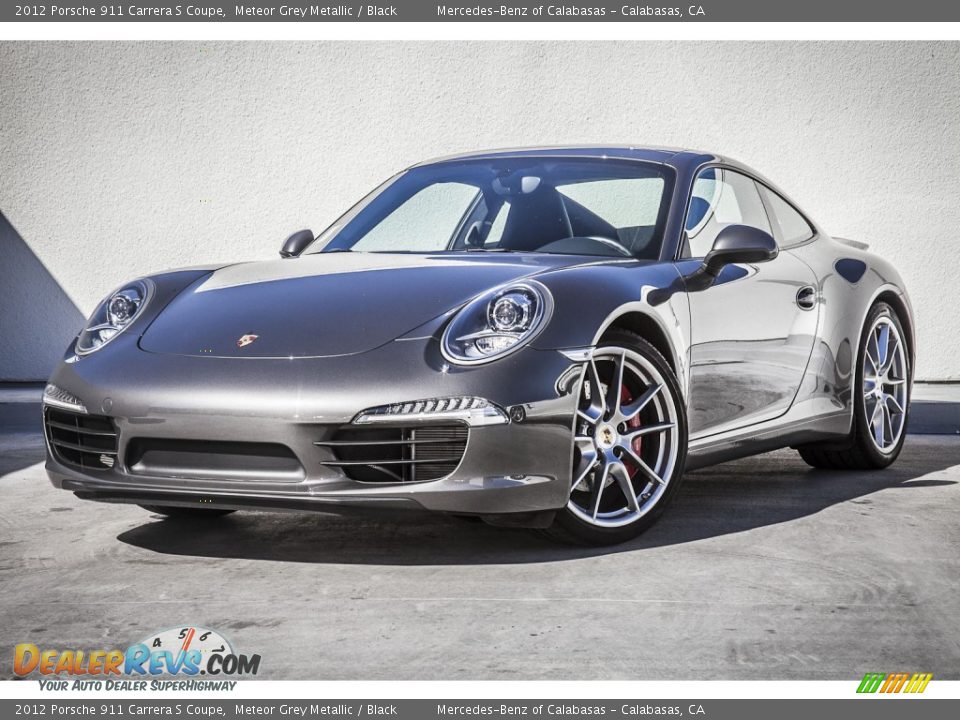 Front 3/4 View of 2012 Porsche 911 Carrera S Coupe Photo #13