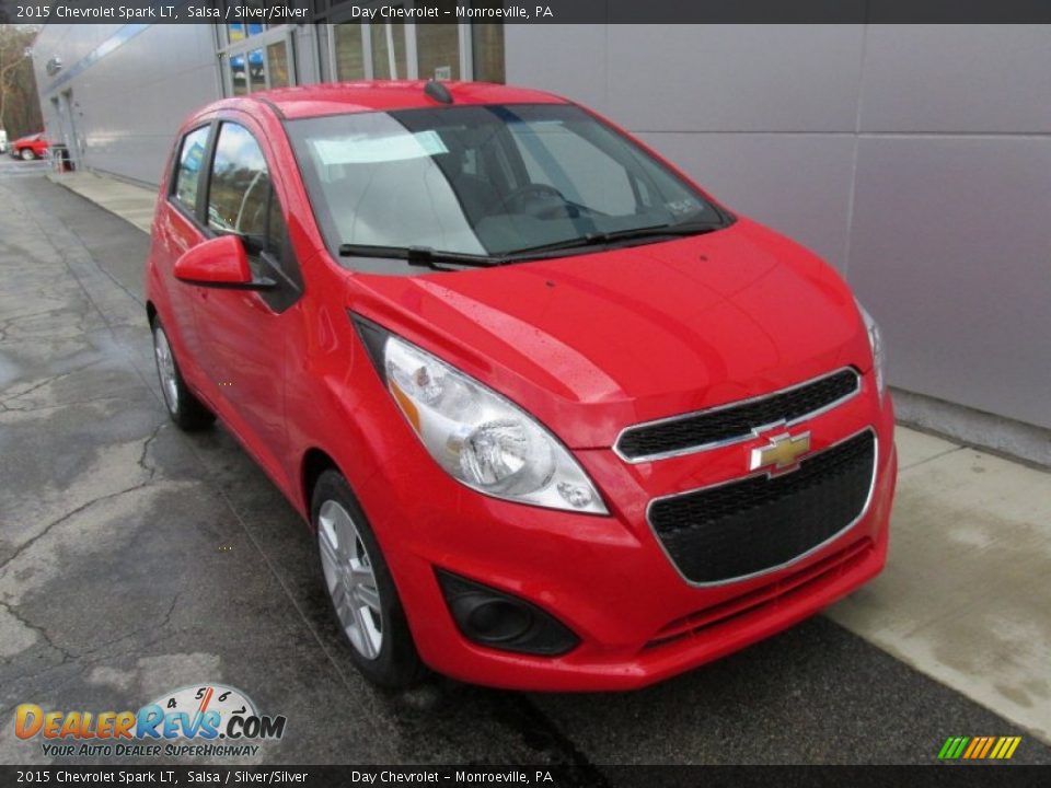 Front 3/4 View of 2015 Chevrolet Spark LT Photo #9