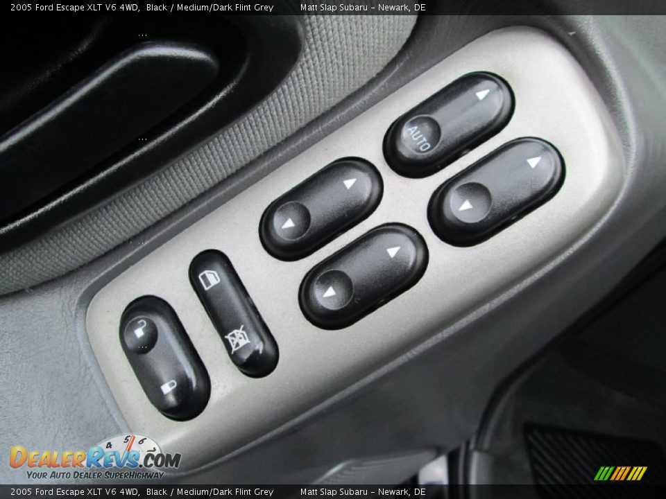 2005 Ford Escape XLT V6 4WD Black / Medium/Dark Flint Grey Photo #13