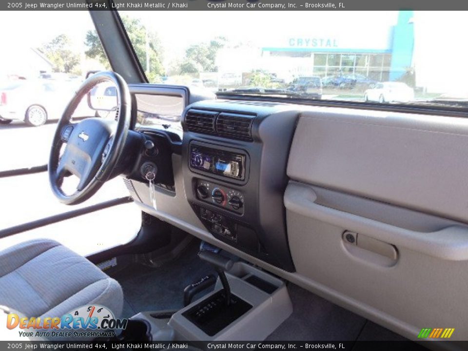 2005 Jeep Wrangler Unlimited 4x4 Light Khaki Metallic / Khaki Photo #11