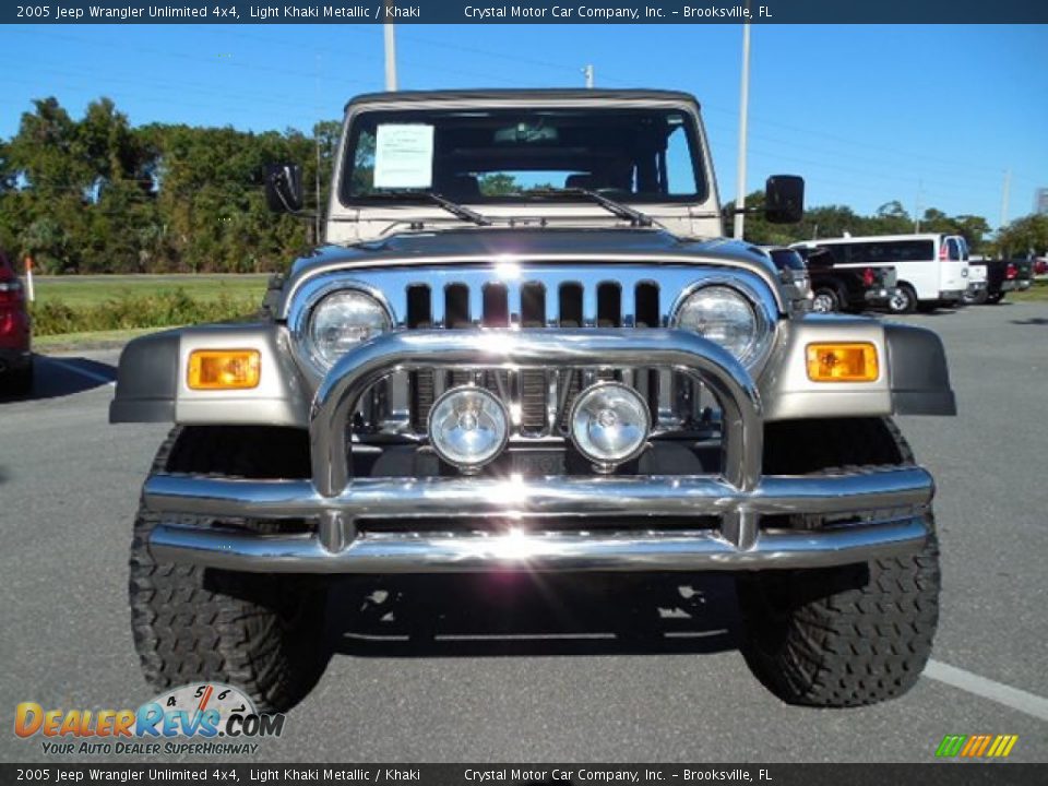 2005 Jeep Wrangler Unlimited 4x4 Light Khaki Metallic / Khaki Photo #13