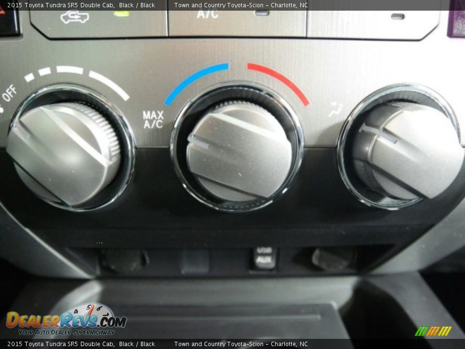 2015 Toyota Tundra SR5 Double Cab Black / Black Photo #17