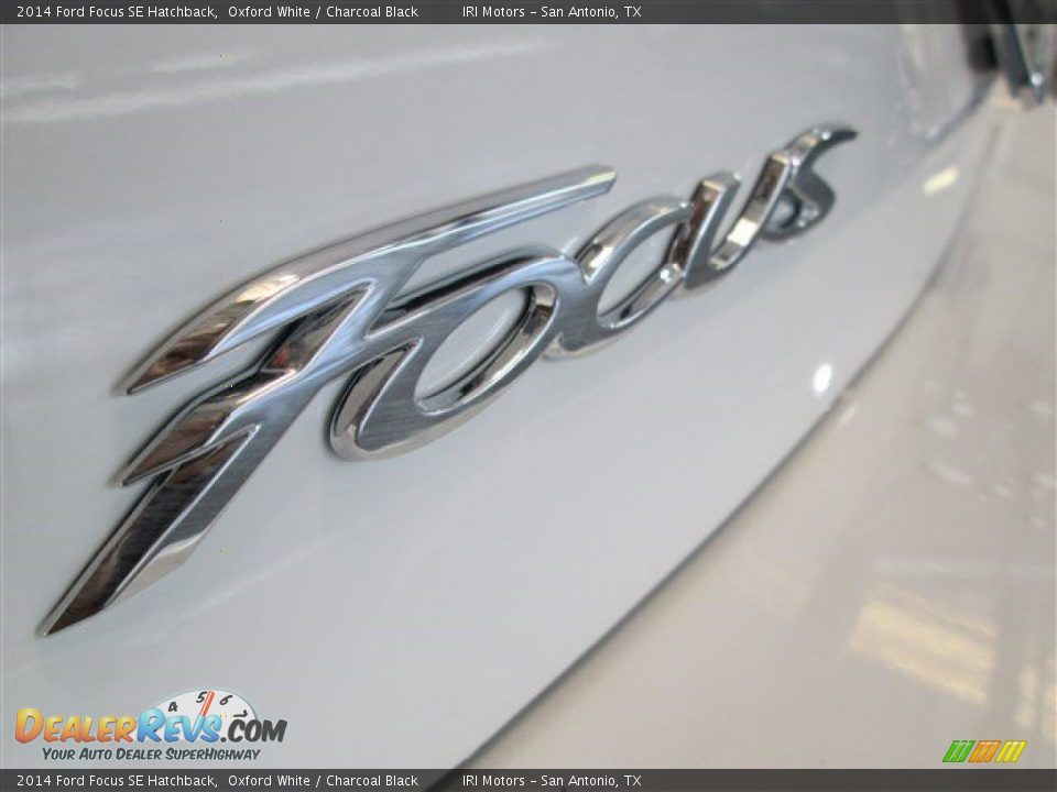 2014 Ford Focus SE Hatchback Oxford White / Charcoal Black Photo #5