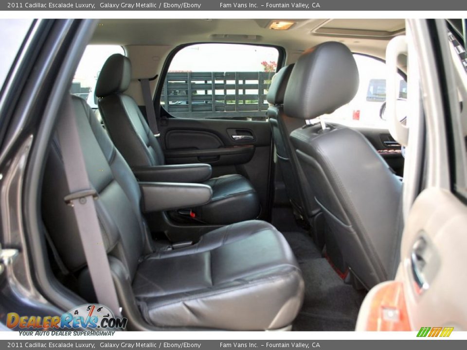 2011 Cadillac Escalade Luxury Galaxy Gray Metallic / Ebony/Ebony Photo #18