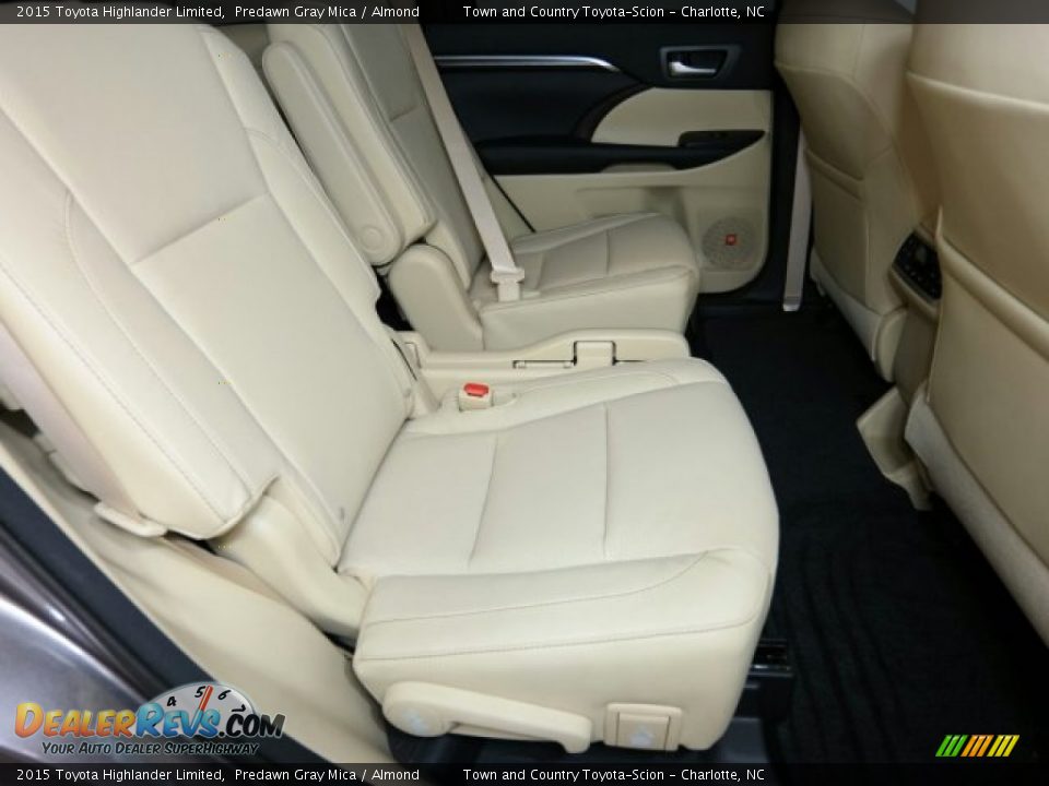 2015 Toyota Highlander Limited Predawn Gray Mica / Almond Photo #10
