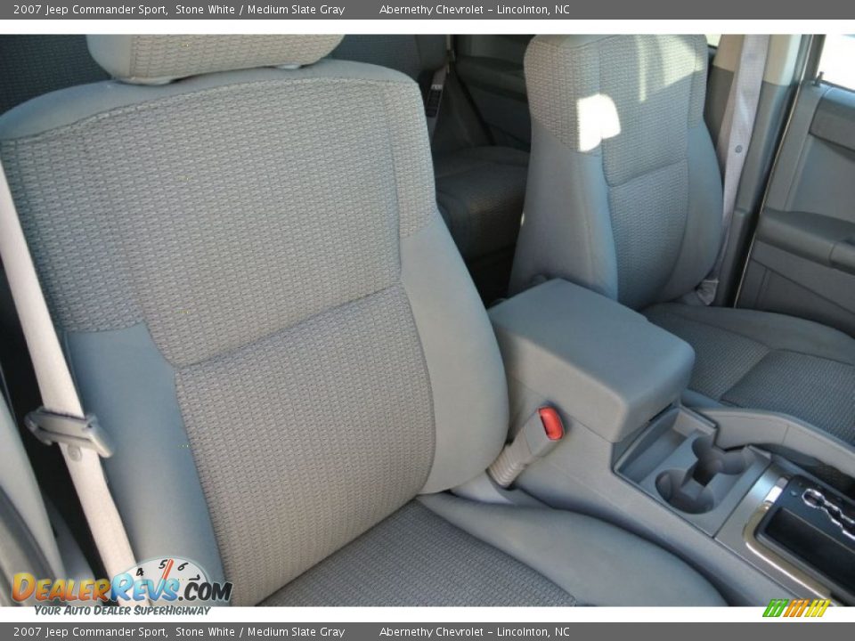 2007 Jeep Commander Sport Stone White / Medium Slate Gray Photo #20