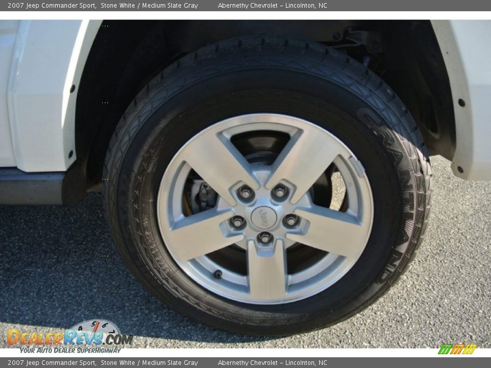 2007 Jeep Commander Sport Stone White / Medium Slate Gray Photo #24