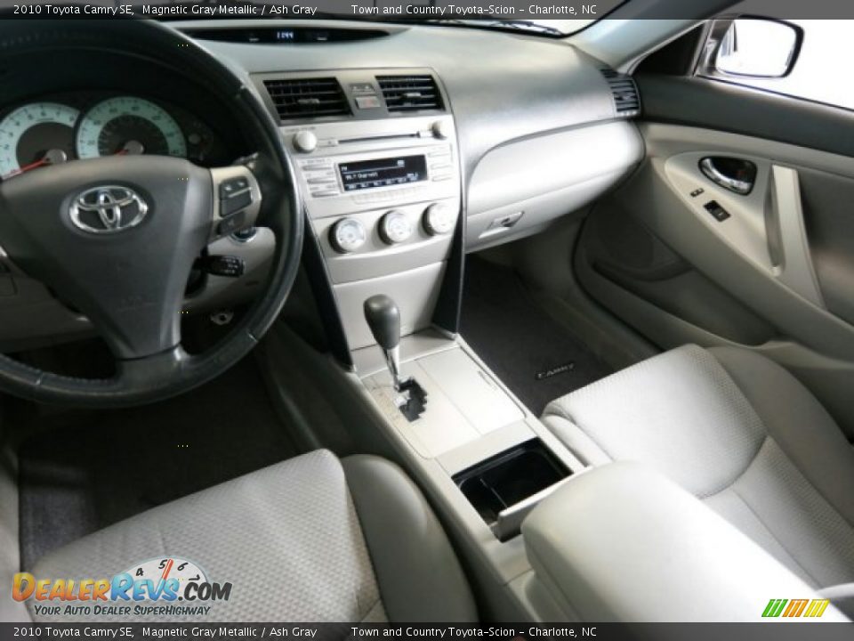 2010 Toyota Camry SE Magnetic Gray Metallic / Ash Gray Photo #29