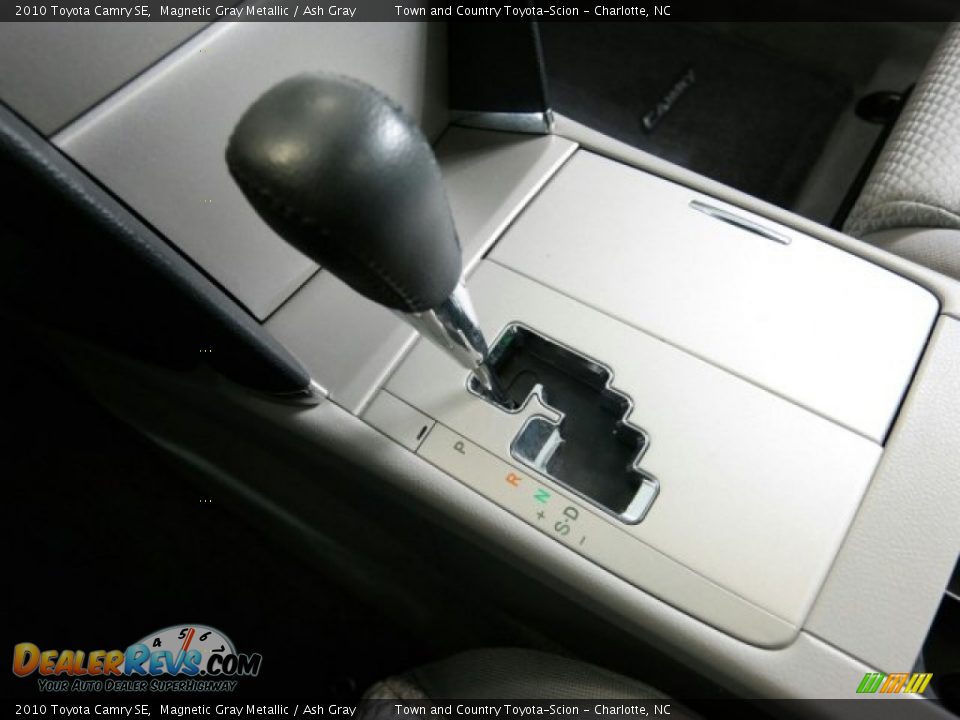 2010 Toyota Camry SE Magnetic Gray Metallic / Ash Gray Photo #35