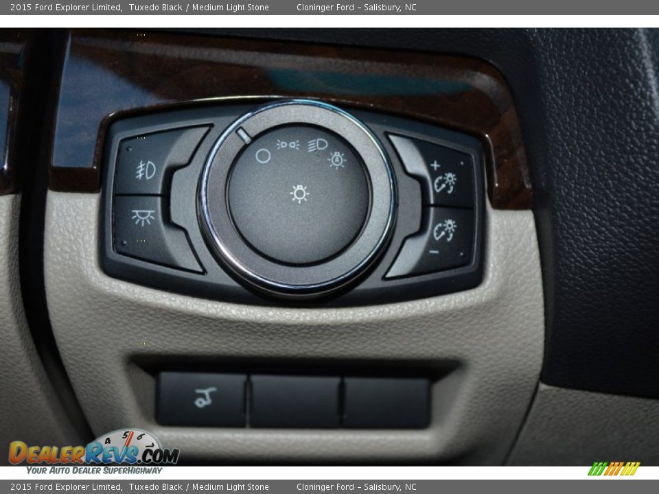 Controls of 2015 Ford Explorer Limited Photo #26