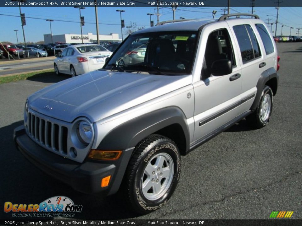2006 Jeep Liberty Sport 4x4 Bright Silver Metallic / Medium Slate Gray Photo #2