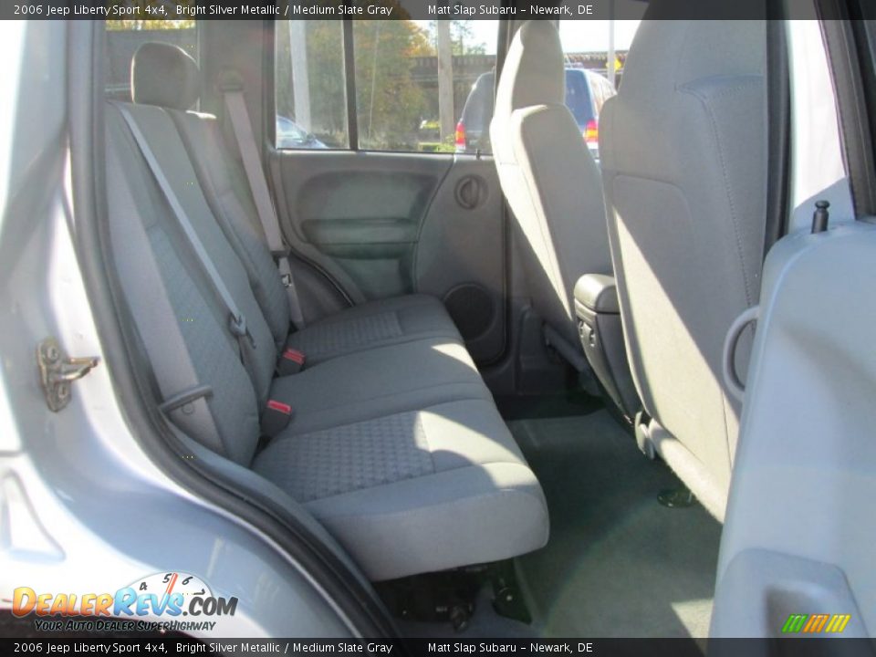 2006 Jeep Liberty Sport 4x4 Bright Silver Metallic / Medium Slate Gray Photo #18