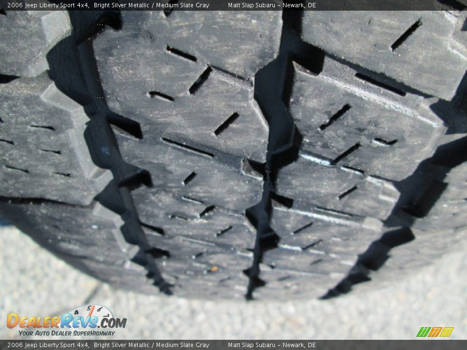 2006 Jeep Liberty Sport 4x4 Bright Silver Metallic / Medium Slate Gray Photo #21
