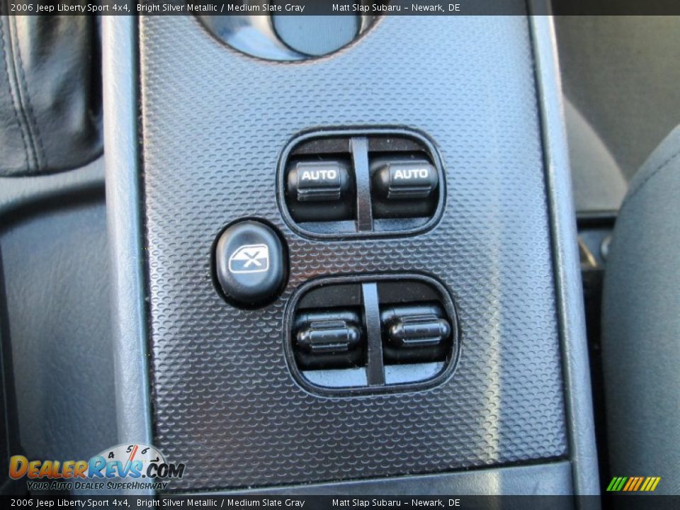 2006 Jeep Liberty Sport 4x4 Bright Silver Metallic / Medium Slate Gray Photo #25
