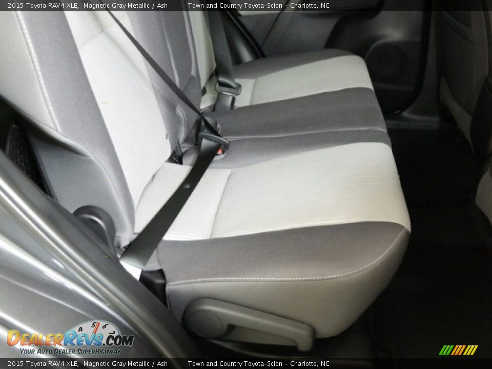 2015 Toyota RAV4 XLE Magnetic Gray Metallic / Ash Photo #8