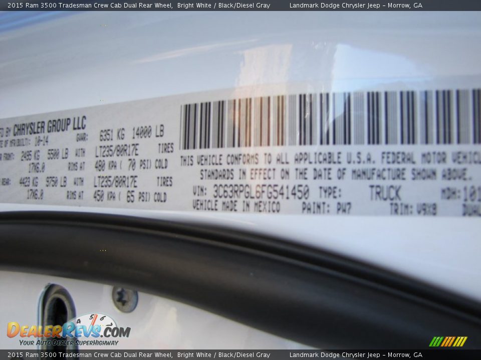 2015 Ram 3500 Tradesman Crew Cab Dual Rear Wheel Bright White / Black/Diesel Gray Photo #10