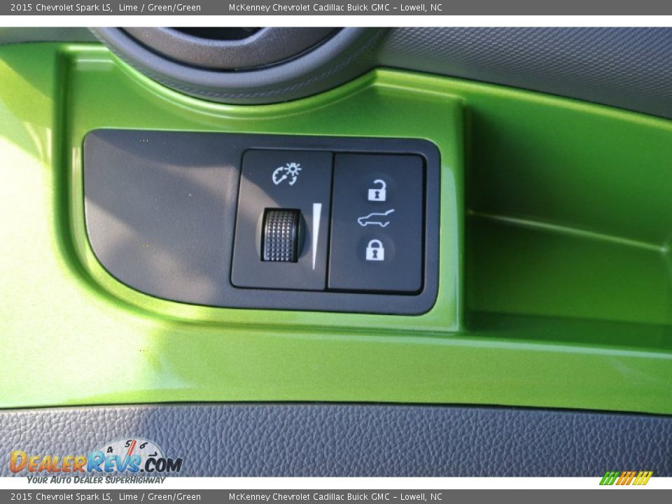 2015 Chevrolet Spark LS Lime / Green/Green Photo #11