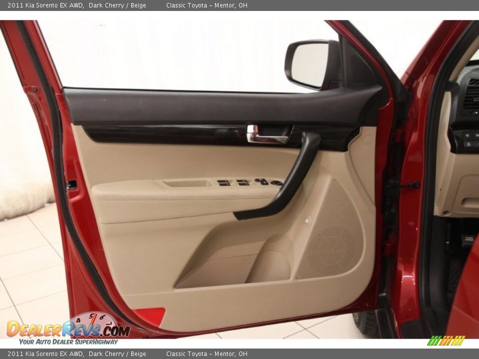 Door Panel of 2011 Kia Sorento EX AWD Photo #4