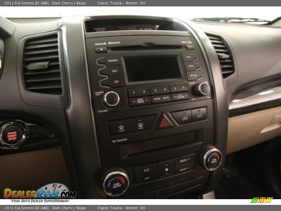 Controls of 2011 Kia Sorento EX AWD Photo #8