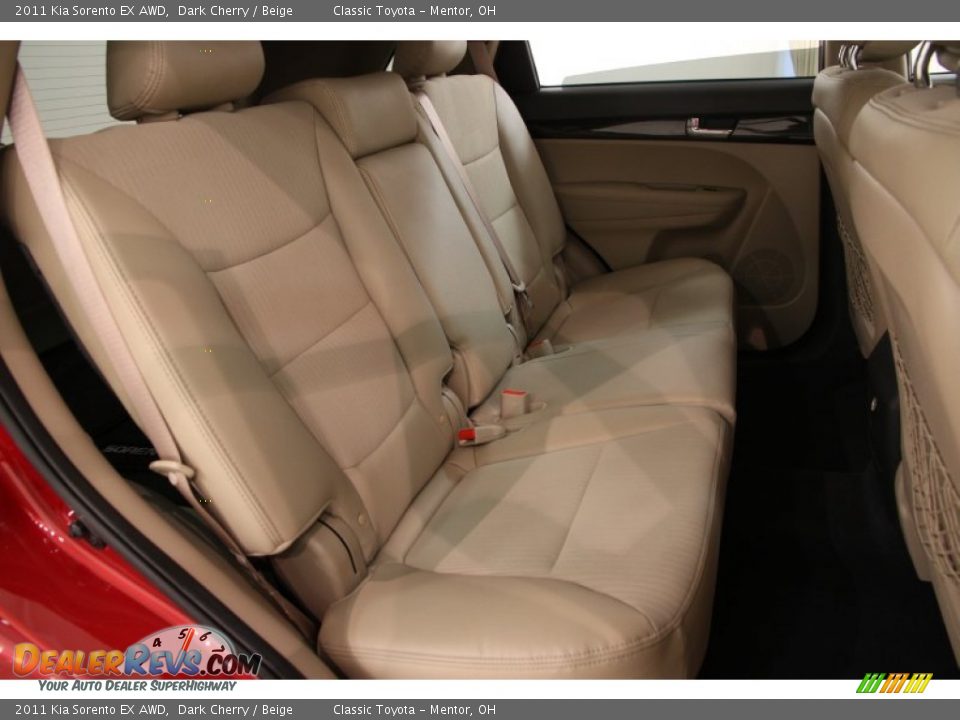 Rear Seat of 2011 Kia Sorento EX AWD Photo #12