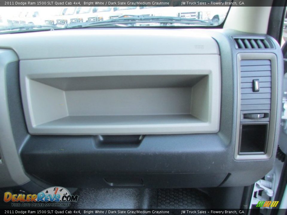 2011 Dodge Ram 1500 SLT Quad Cab 4x4 Bright White / Dark Slate Gray/Medium Graystone Photo #15